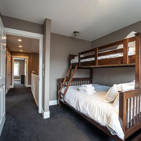 Aspen Lodge By Revelstoke Vacations Exteriér fotografie