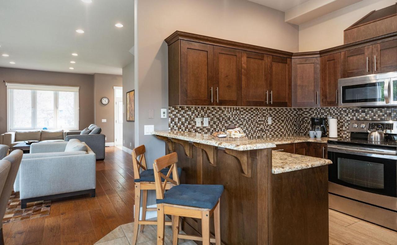 Aspen Lodge By Revelstoke Vacations Exteriér fotografie