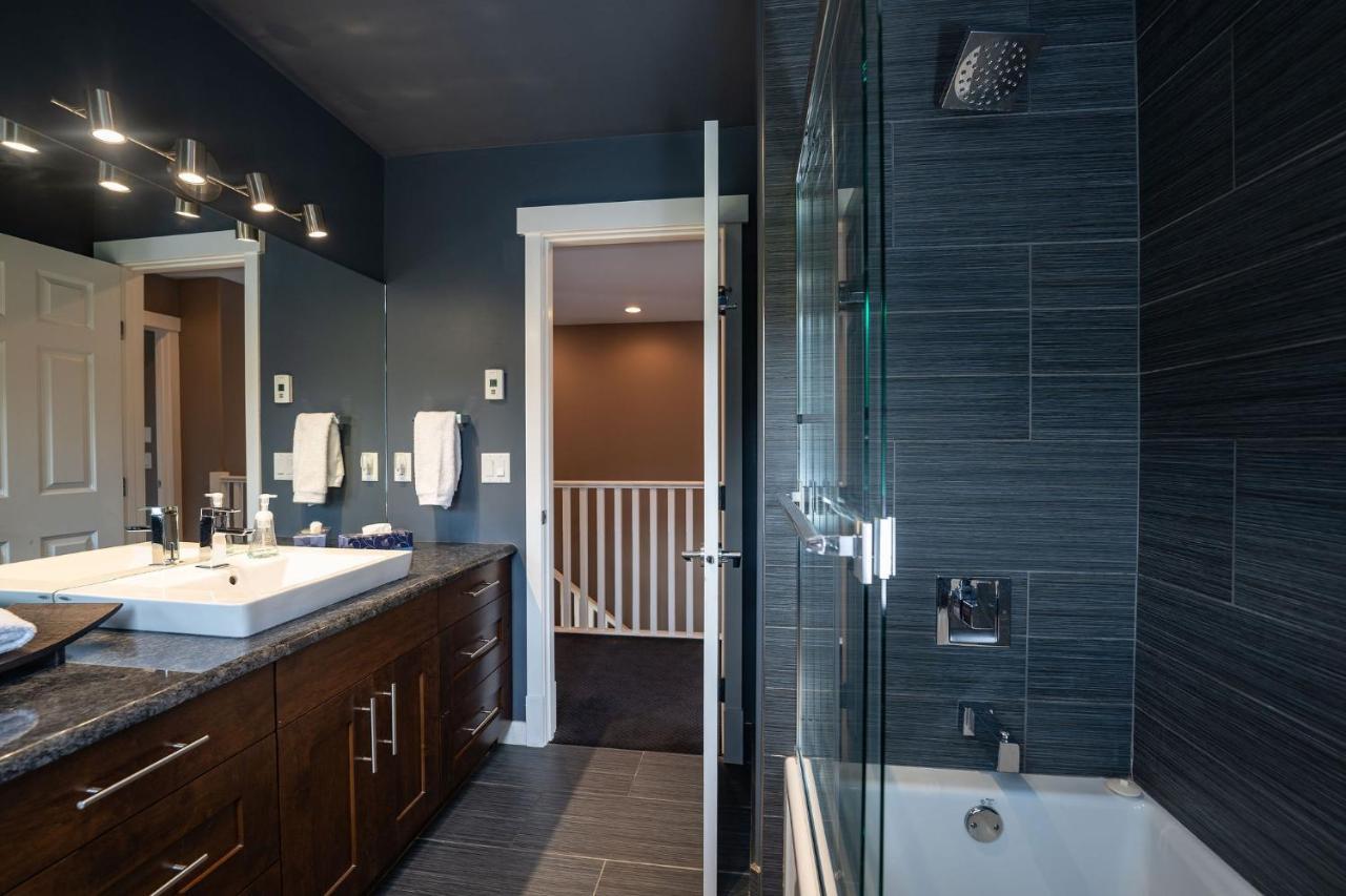 Aspen Lodge By Revelstoke Vacations Exteriér fotografie